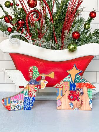 Traditional Sleigh by The Round Top Collection