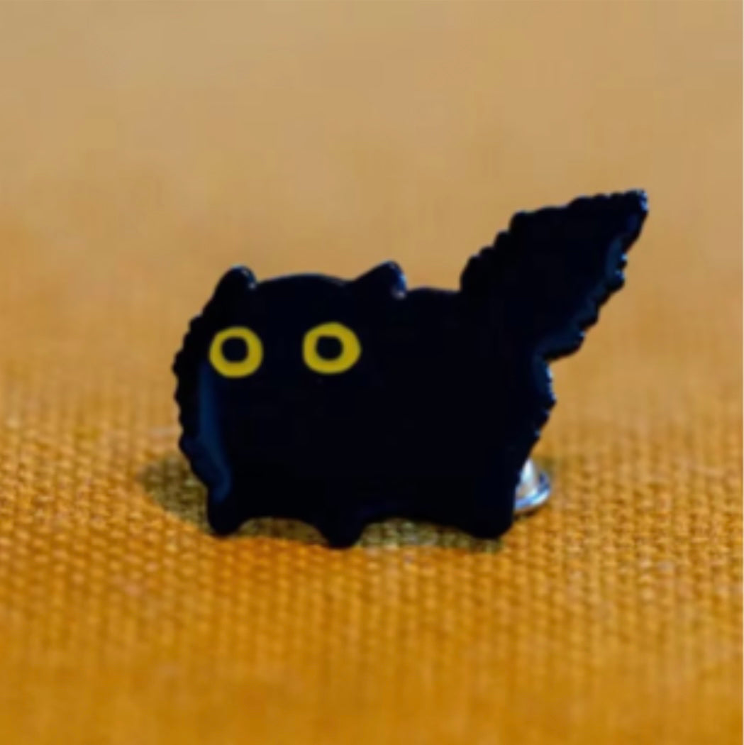 Black Scaredy Cat Pin