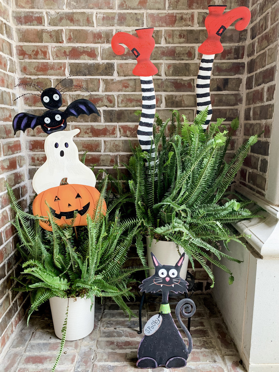 Spooky The Cat by The Round Top Collection