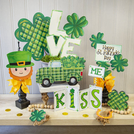 Shamrock Reversable Shelf Sitter