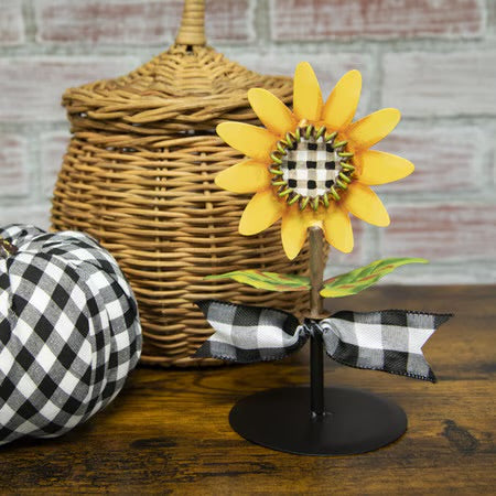 Short Finial Stand by The Round Top Collection